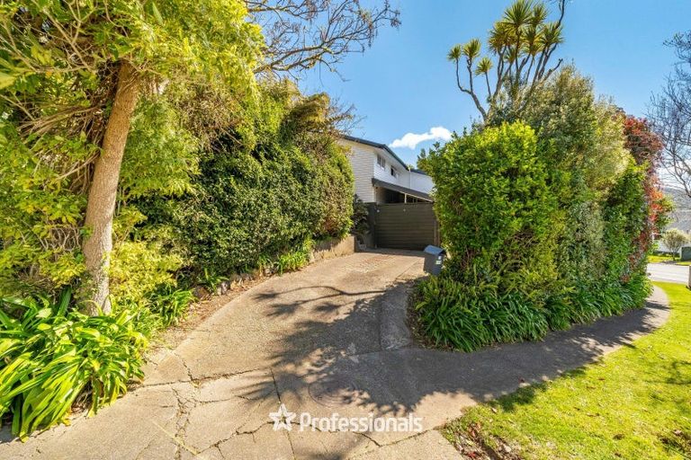 Photo of property in 118 Holborn Drive, Stokes Valley, Lower Hutt, 5019