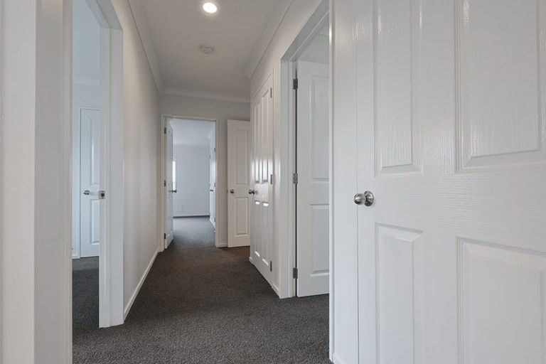 Photo of property in 21 Mili Way, Ranui, Auckland, 0612