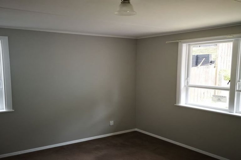 Photo of property in 187 Sievers Grove, Cannons Creek, Porirua, 5024