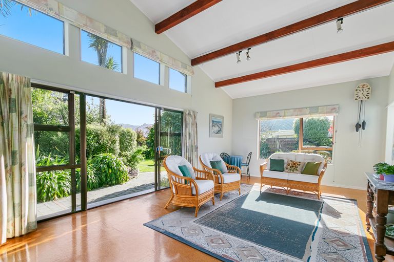 Photo of property in 13a Norton Park Avenue, Fairfield, Lower Hutt, 5011