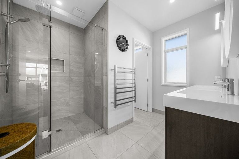 Photo of property in 39 Headsail Drive, Long Bay, Auckland, 0630