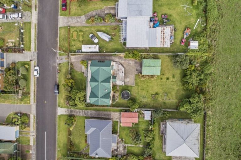 Photo of property in 34 The Crescent, Waihi Beach, 3611