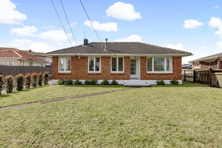 Photo of property in 22a Sutton Crescent, Papakura, 2110