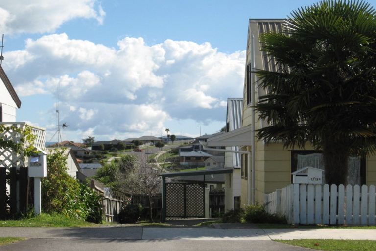 Photo of property in 1/199 Waitaha Road, Welcome Bay, Tauranga, 3112