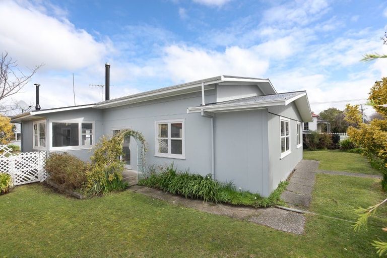 Photo of property in 11 Follett Street, Marton, 4710