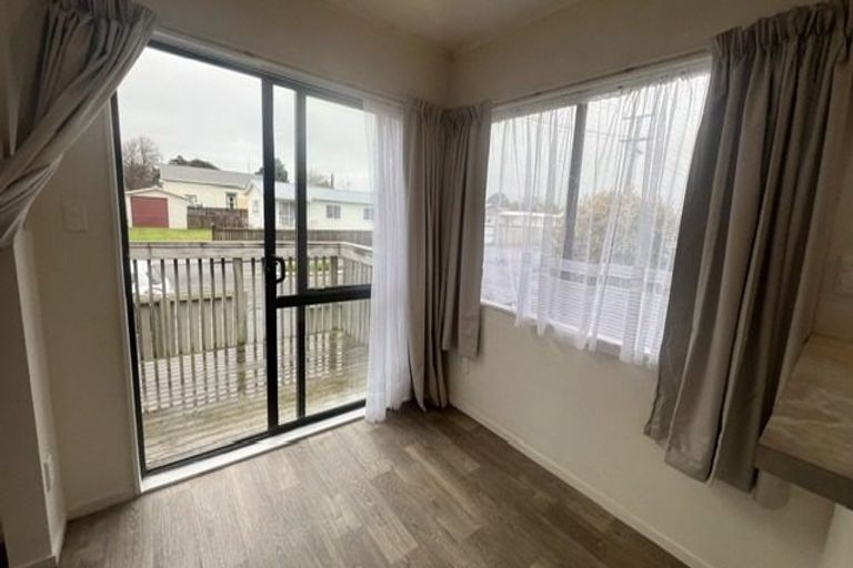 Photo of property in 9 Douglas Street, Levin, 5510