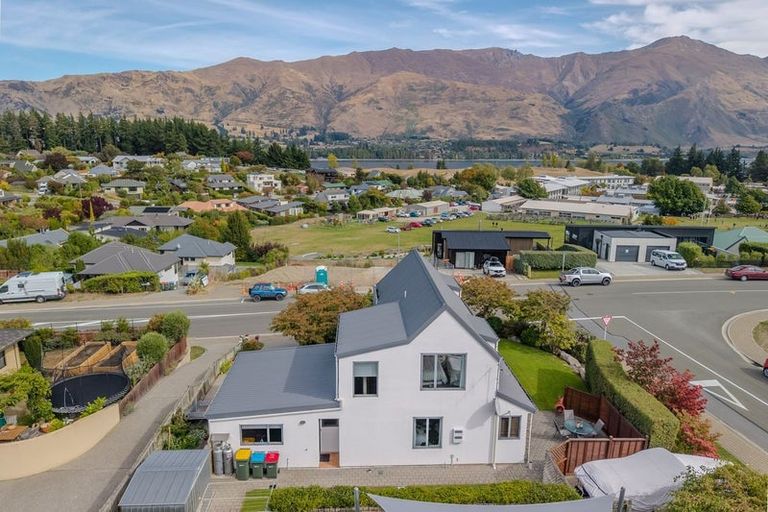 Photo of property in 47 Kings Drive, Wanaka, 9305
