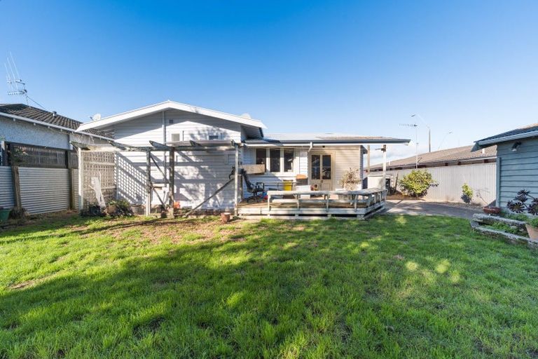Photo of property in 161 Featherston Street, Takaro, Palmerston North, 4410