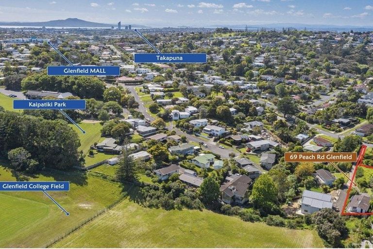 Photo of property in 69 Peach Road, Glenfield, Auckland, 0629