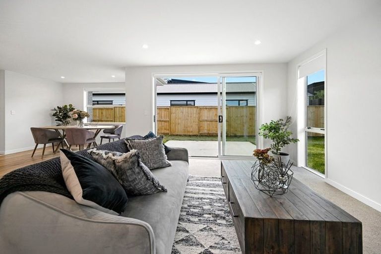 Photo of property in 21 Halo Green, Peacocke, Hamilton, 3206