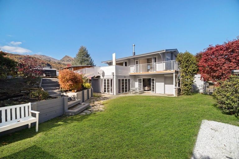 Photo of property in 13 Argyle Place, Arrowtown, 9302