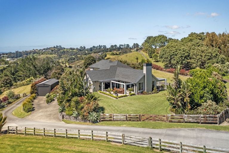 Photo of property in 104 Vaughans Road, Long Bay, Albany, 0792