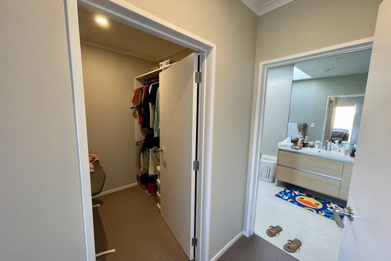 Photo of property in 20 Owen Chapman Drive, Red Beach, 0932