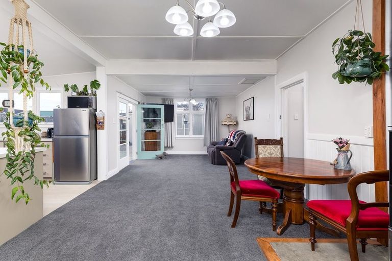 Photo of property in 6 Smith Street, Waimate, 7924