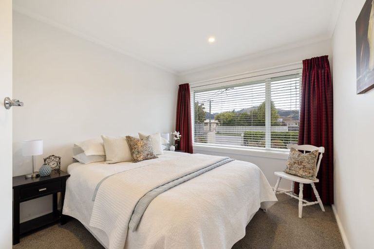 Photo of property in 2/172 Cashmere Road, Hoon Hay, Christchurch, 8025