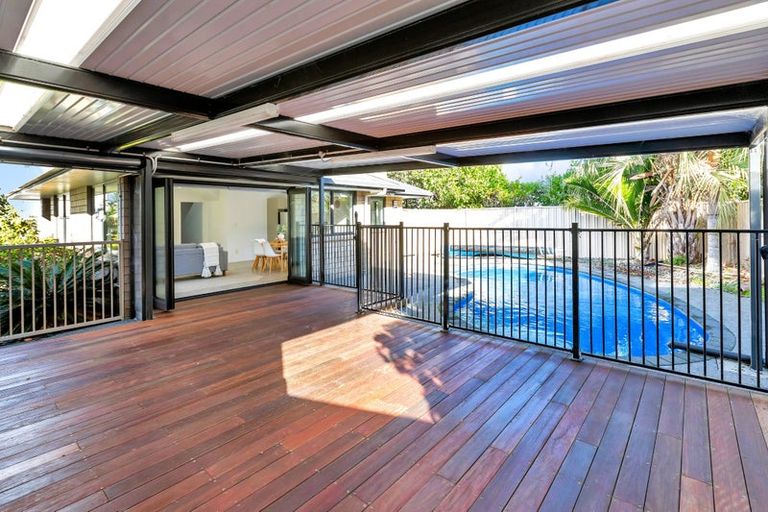 Photo of property in 116 Barbados Way, One Tree Point, 0118