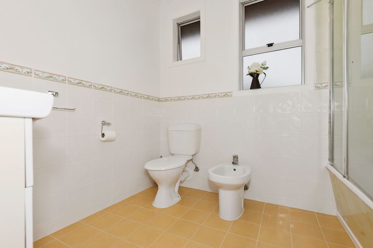 Photo of property in 10 Carole Crescent, Pakuranga, Auckland, 2010