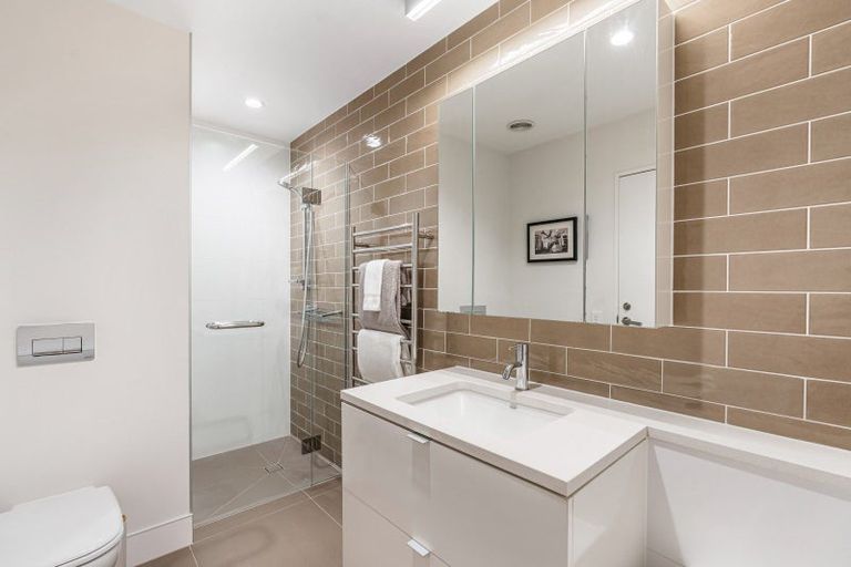 Photo of property in 12 Cochrane Road, Hobsonville, Auckland, 0616