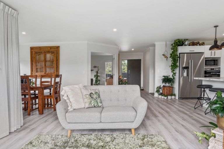 Photo of property in 8 Larches Lane, Kinloch, Taupo, 3377