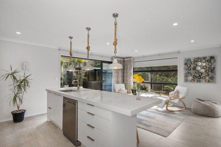 Photo of property in 11 Lakeside Terrace, Omokoroa, 3114