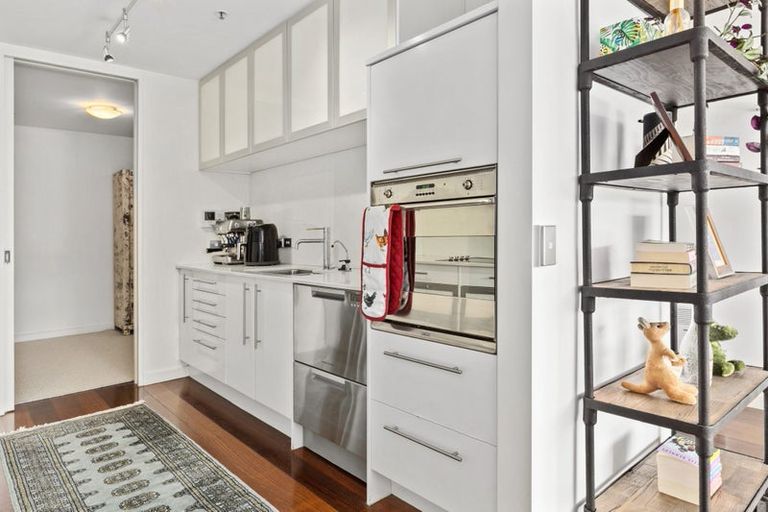 Photo of property in Aqua, 11/74 Oriental Parade, Oriental Bay, Wellington, 6011