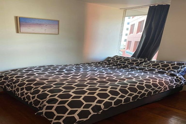 Photo of property in Terrace Tower Apartments, 3c/126 The Terrace, Wellington Central, Wellington, 6011