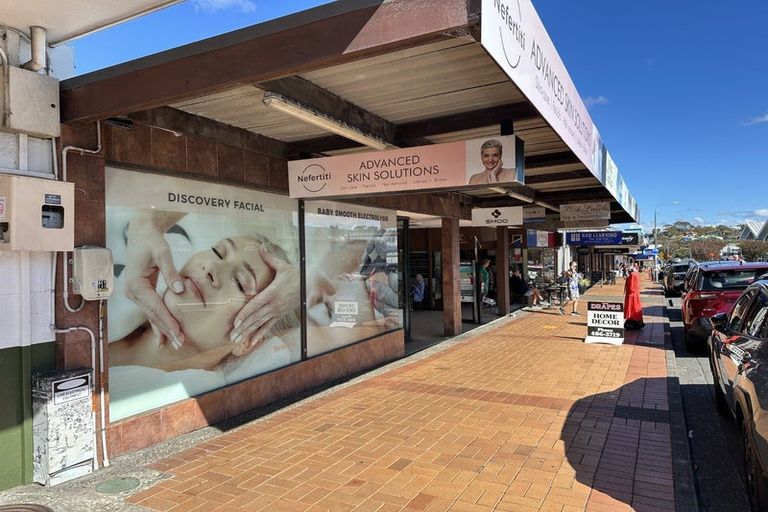 Photo of property in 160 Kitchener Road, Pukekohe, 2120