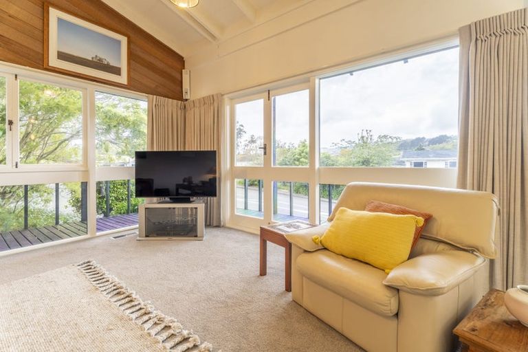 Photo of property in 9 Halswater Drive, Churton Park, Wellington, 6037