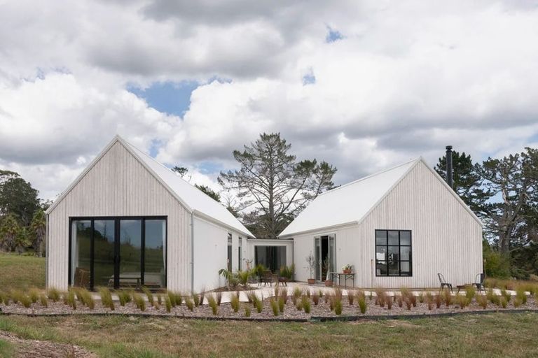 Photo of property in 20 Puke Road, Kumeu, 0891