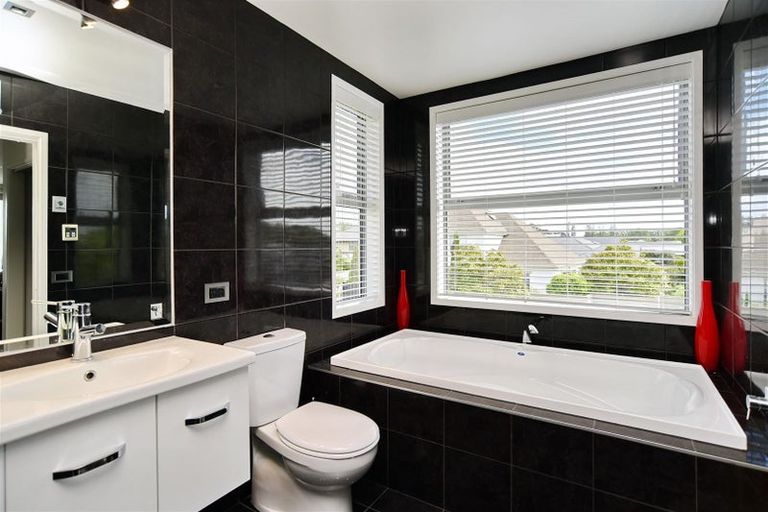Photo of property in 2 Brookwater Avenue, Northwood, Christchurch, 8051