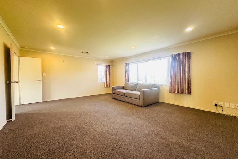 Photo of property in 5 Drumbeg Close, Flat Bush, Auckland, 2019