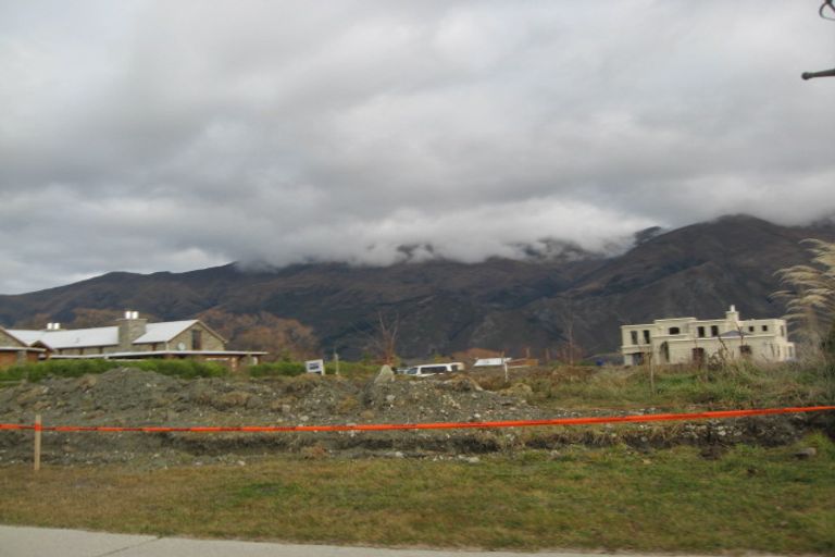 Photo of property in 19 Waimana Place, Wanaka, 9305