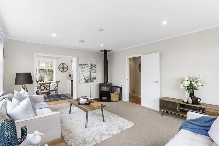 Photo of property in 1/3 Kennedy Avenue, Forrest Hill, Auckland, 0620