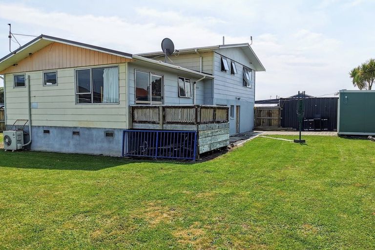 Photo of property in 10a Karaka Street, Castlecliff, Whanganui, 4501