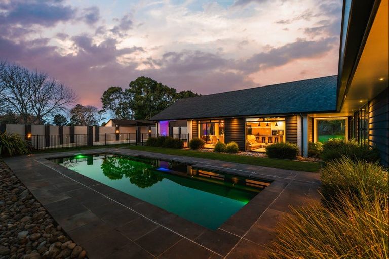 Photo of property in 10 Brighton Grove, Newstead, Hamilton, 3286