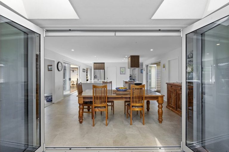 Photo of property in 8 Wentworth Lane, Waiwhakaiho, New Plymouth, 4312