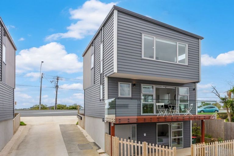 Photo of property in 298a Sunset Road, Windsor Park, Auckland, 0632