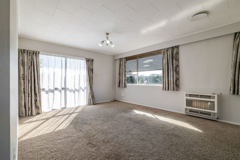 Photo of property in 26 Westmere Place, Takaro, Palmerston North, 4412