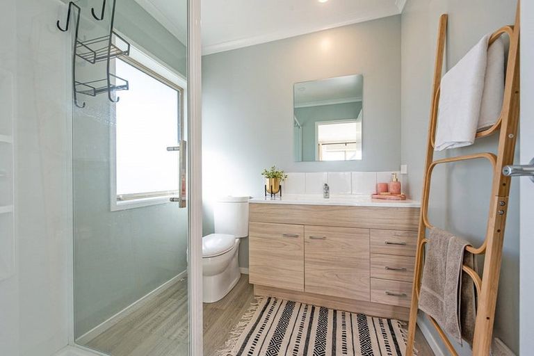 Photo of property in 122 Endeavour Drive, Whitby, Porirua, 5024