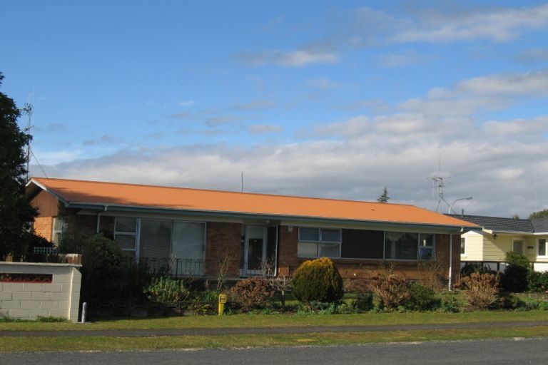 Photo of property in 4 Courtney Avenue, Dinsdale, Hamilton, 3204