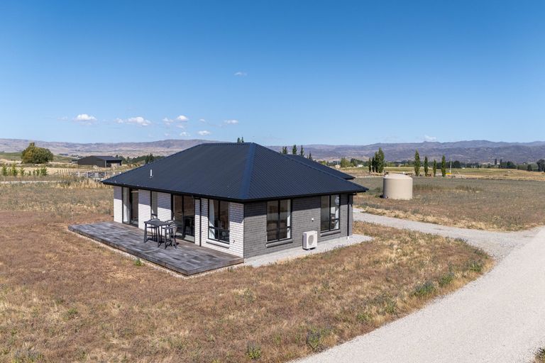 Photo of property in 21 Thyme Fields Road, Springvale, 9393