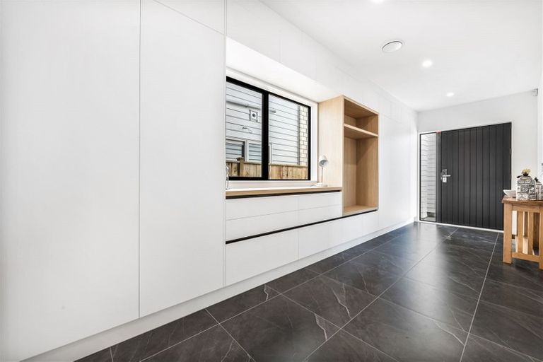 Photo of property in 4 Puruatanga Drive, Flat Bush, Auckland, 2019
