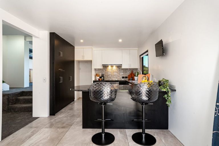 Photo of property in 11 Tamahine Street, Maupuia, Wellington, 6022