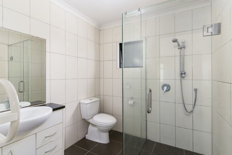 Photo of property in 10 Cedar Heights Avenue, Massey, Auckland, 0614