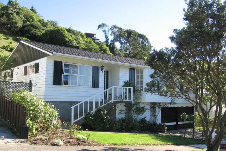 Photo of property in 4 Rajkot Terrace, Broadmeadows, Wellington, 6035