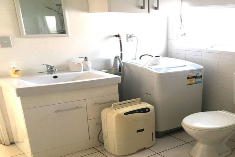 Photo of property in 30 Megan Avenue, Pakuranga Heights, Auckland, 2010