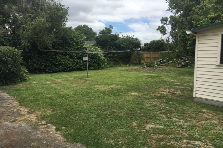 Photo of property in 8 Armitage Place, Fairfield, Hamilton, 3214