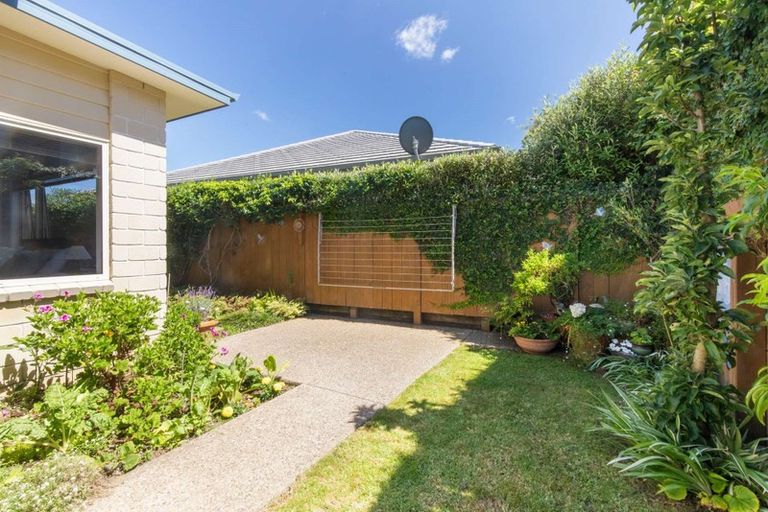 Photo of property in 10 Riverside Place, Katikati, 3129