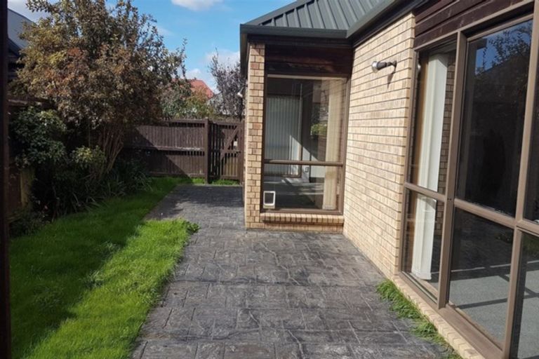 Photo of property in 53 Berkshire Drive, Avonhead, Christchurch, 8042