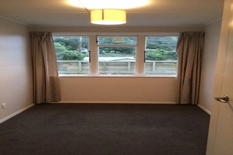 Photo of property in 8a Frederick Street, Tawa, Wellington, 5028